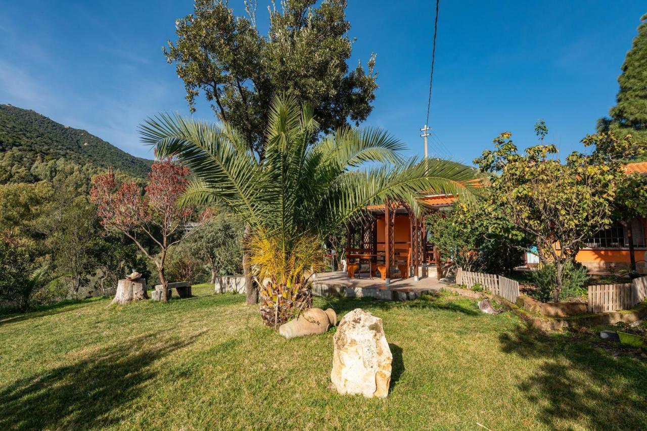 Villa Sureu Solanas  Exterior foto